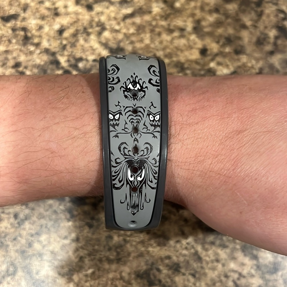 🏚️👻🐭🏰 Disney Limited Release Haunted Mansion Original MagicBand
